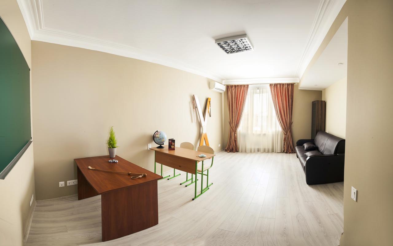 Dating Hotel Cherry Twins (Adults Only) เคียฟ ภายนอก รูปภาพ